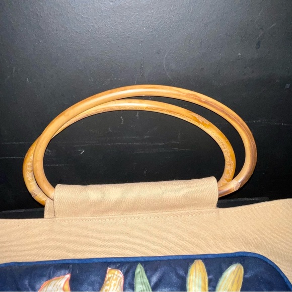 HEIRLOOM DESIGNS LOOKOUT MT, TENN PUFFY BUTTERFLY  AND FLORAL TOTE PURSE - Picture 3 of 12